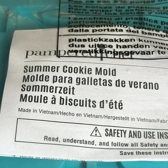 PAMPERED CHEF 3PC Bundle Ceramic Egg Cooker, Stainless Mini Whisk, Cookie Mold - Picture 8 of 8